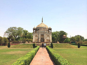 Lal Khan's Tomb Varanasi