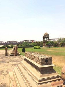 Lal Khan's Tomb Varanasi