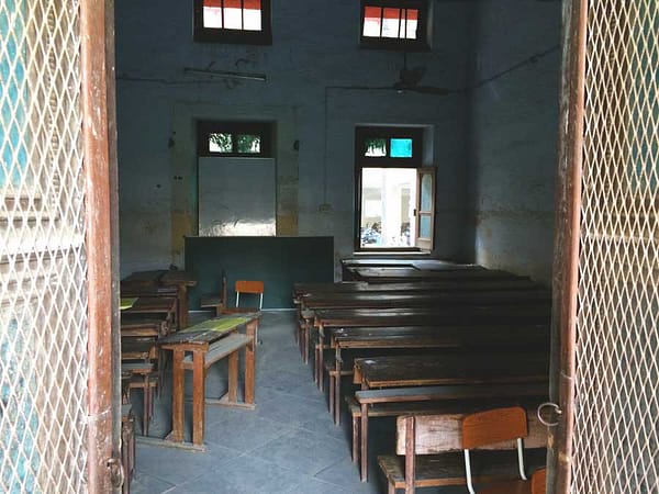 An abandoned classroom at BHU