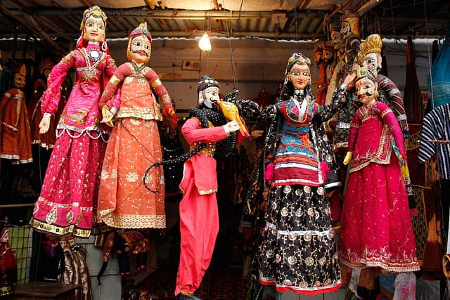 Colourful puppets in Jaipur market – A local handicraft